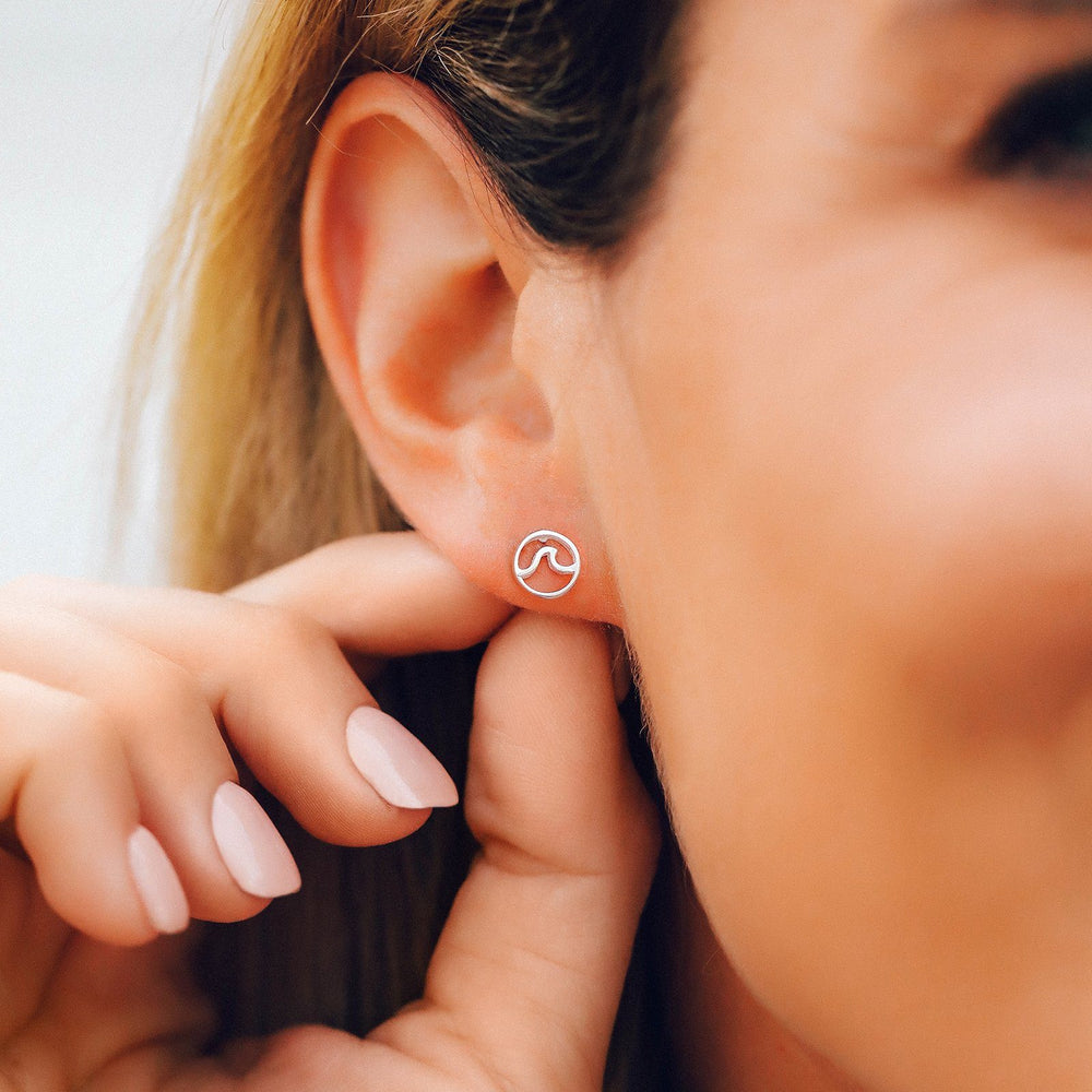 Circle Wave Stud Earrings 3